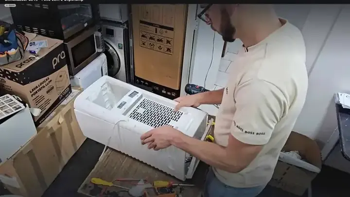 Image of the instructor in a practical course lesson 26